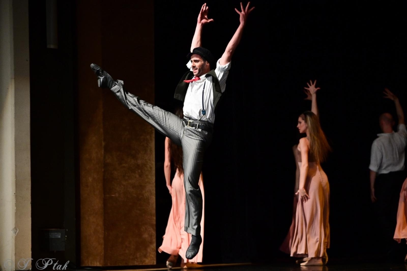 Zdjęcie w galerii na portalu naszraciborz.pl: Grek Zorba w wykonaniu Sofia Opera Ballet oczarował Racibórz wiadomości z regionu