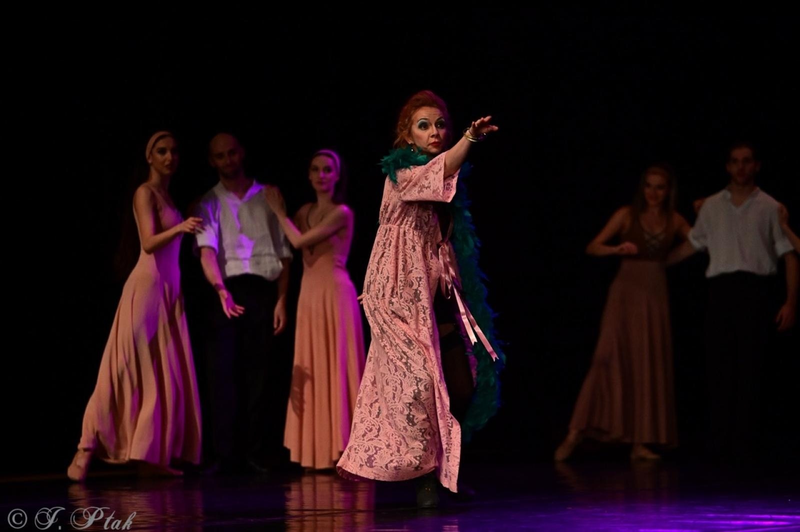 Zdjęcie w galerii na portalu naszraciborz.pl: Grek Zorba w wykonaniu Sofia Opera Ballet oczarował Racibórz wiadomości z regionu