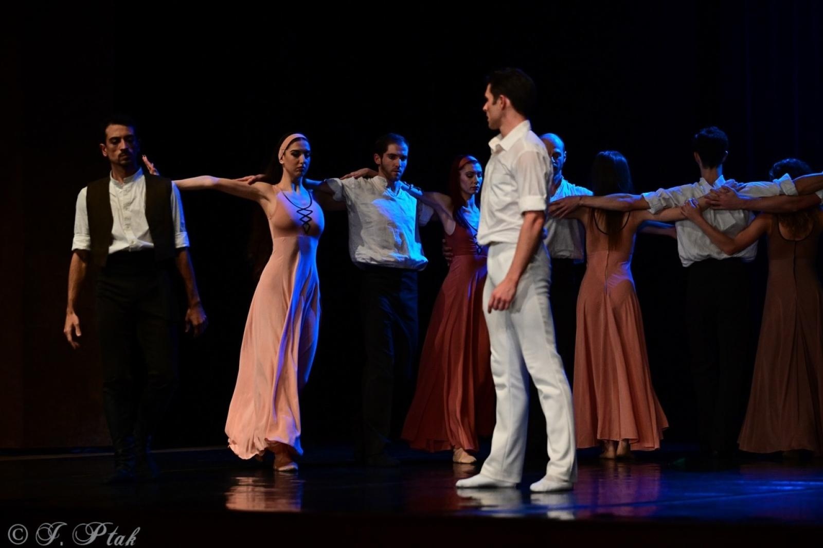 Zdjęcie w galerii na portalu naszraciborz.pl: Grek Zorba w wykonaniu Sofia Opera Ballet oczarował Racibórz wiadomości z regionu