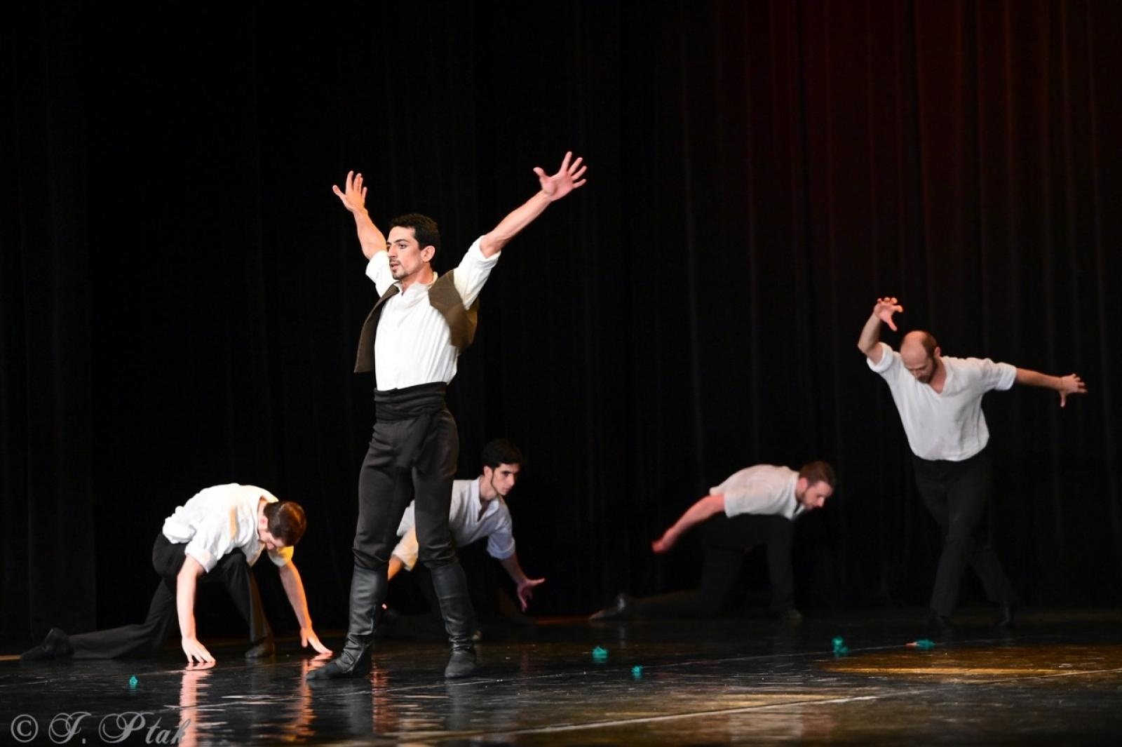 Zdjęcie w galerii na portalu naszraciborz.pl: Grek Zorba w wykonaniu Sofia Opera Ballet oczarował Racibórz wiadomości z regionu