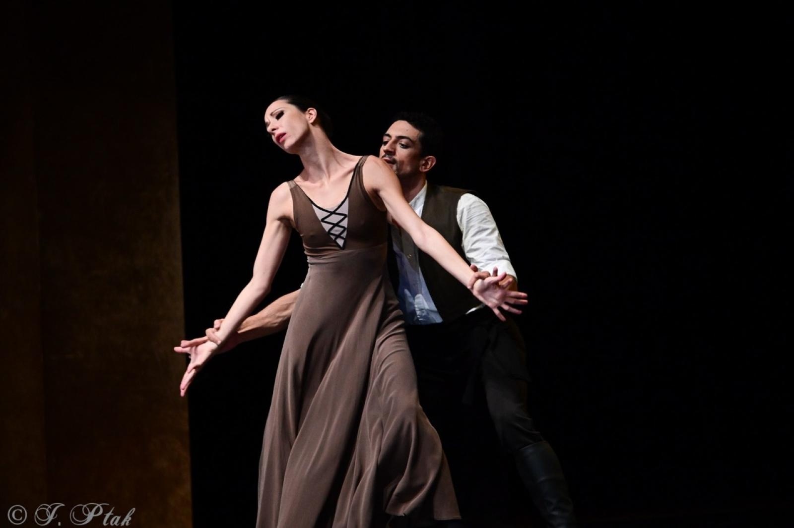 Zdjęcie w galerii na portalu naszraciborz.pl: Grek Zorba w wykonaniu Sofia Opera Ballet oczarował Racibórz wiadomości z regionu