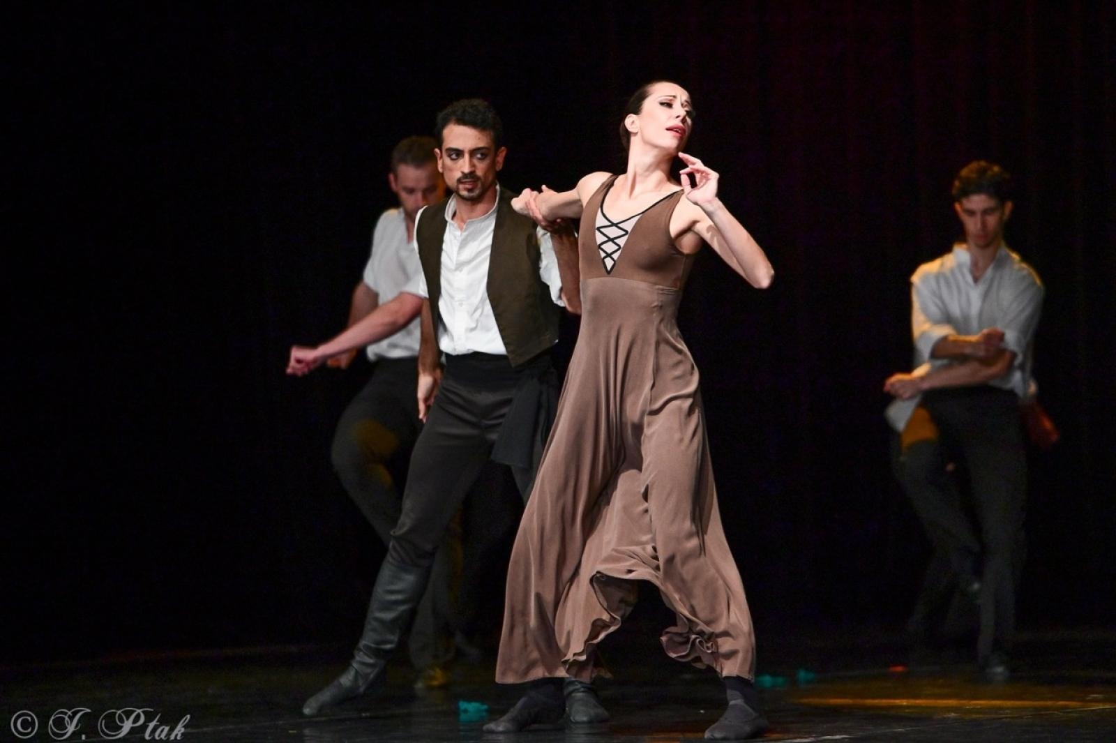 Zdjęcie w galerii na portalu naszraciborz.pl: Grek Zorba w wykonaniu Sofia Opera Ballet oczarował Racibórz wiadomości z regionu