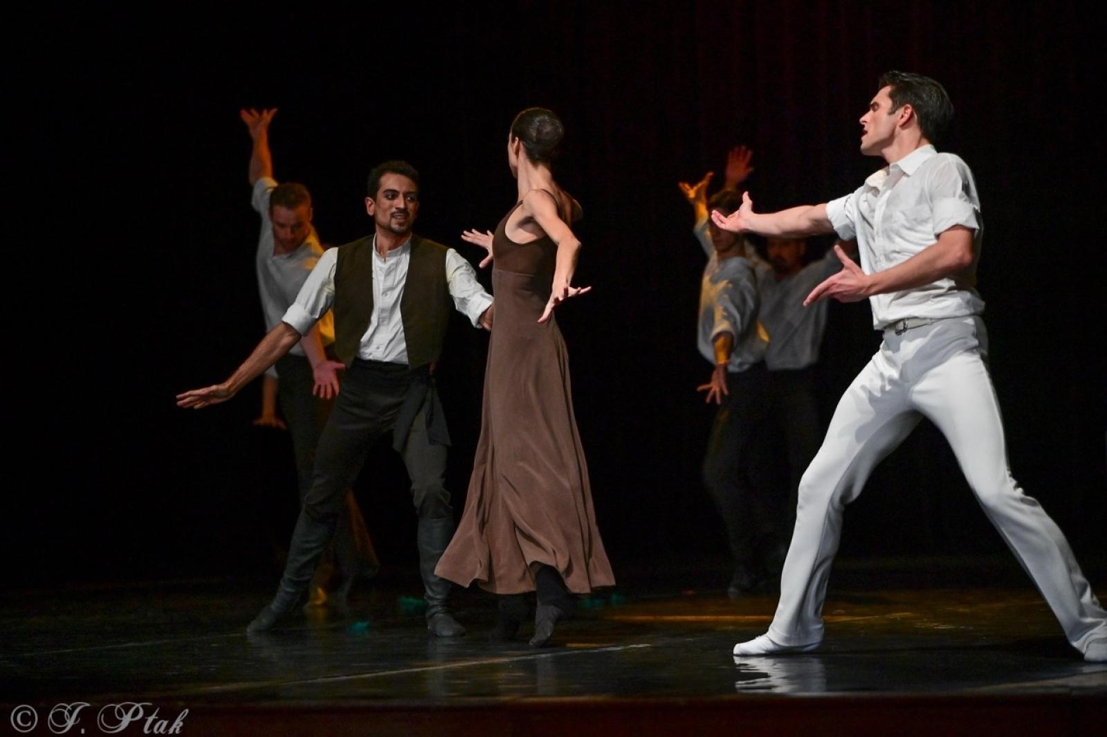 Zdjęcie w galerii na portalu naszraciborz.pl: Grek Zorba w wykonaniu Sofia Opera Ballet oczarował Racibórz wiadomości z regionu