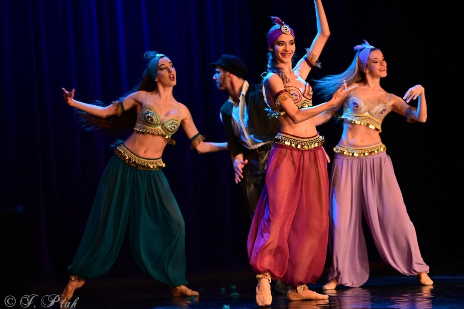 Zdjęcie w galerii na portalu naszraciborz.pl: Grek Zorba w wykonaniu Sofia Opera Ballet oczarował Racibórz wiadomości z regionu