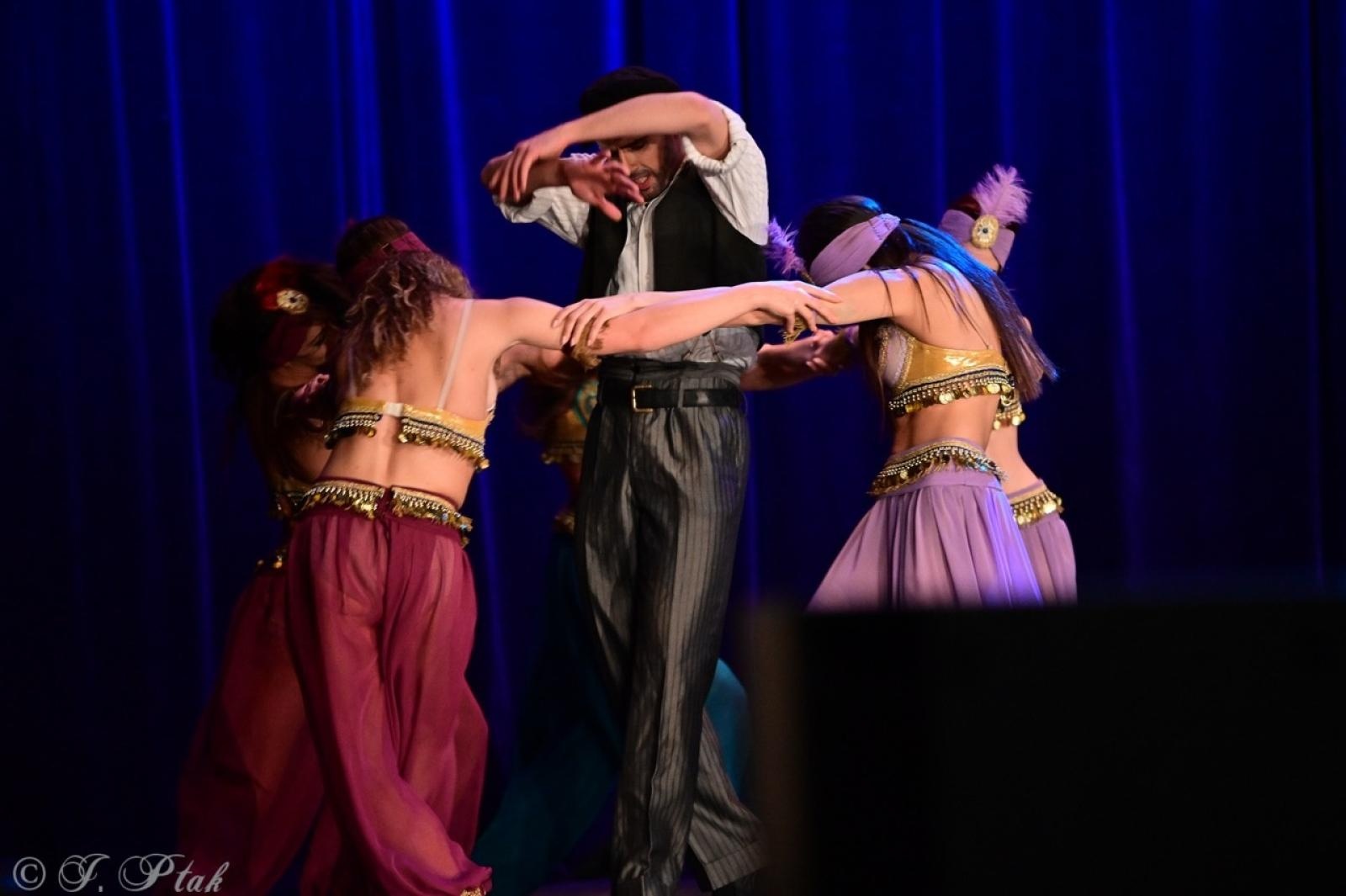 Zdjęcie w galerii na portalu naszraciborz.pl: Grek Zorba w wykonaniu Sofia Opera Ballet oczarował Racibórz wiadomości z regionu