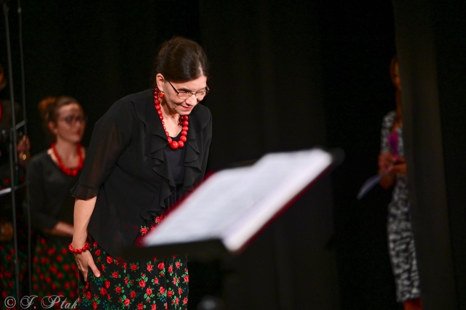 Zdjęcie w galerii na portalu naszraciborz.pl: Co nam w duszy gra – chóralne dźwięki wypełniły Strzechę wiadomości z regionu