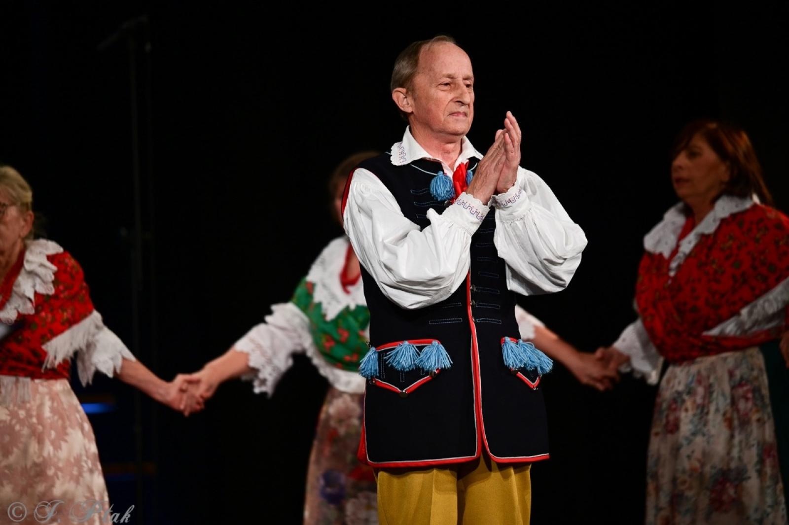 Zdjęcie w galerii na portalu naszraciborz.pl: Co nam w duszy gra – chóralne dźwięki wypełniły Strzechę wiadomości z regionu