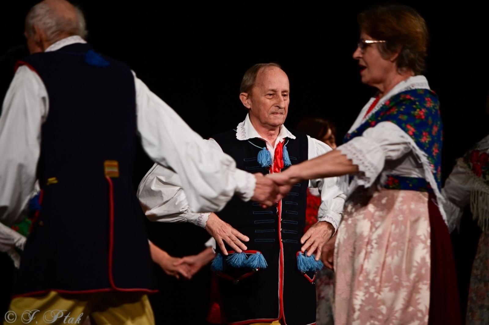 Zdjęcie w galerii na portalu naszraciborz.pl: Co nam w duszy gra – chóralne dźwięki wypełniły Strzechę wiadomości z regionu