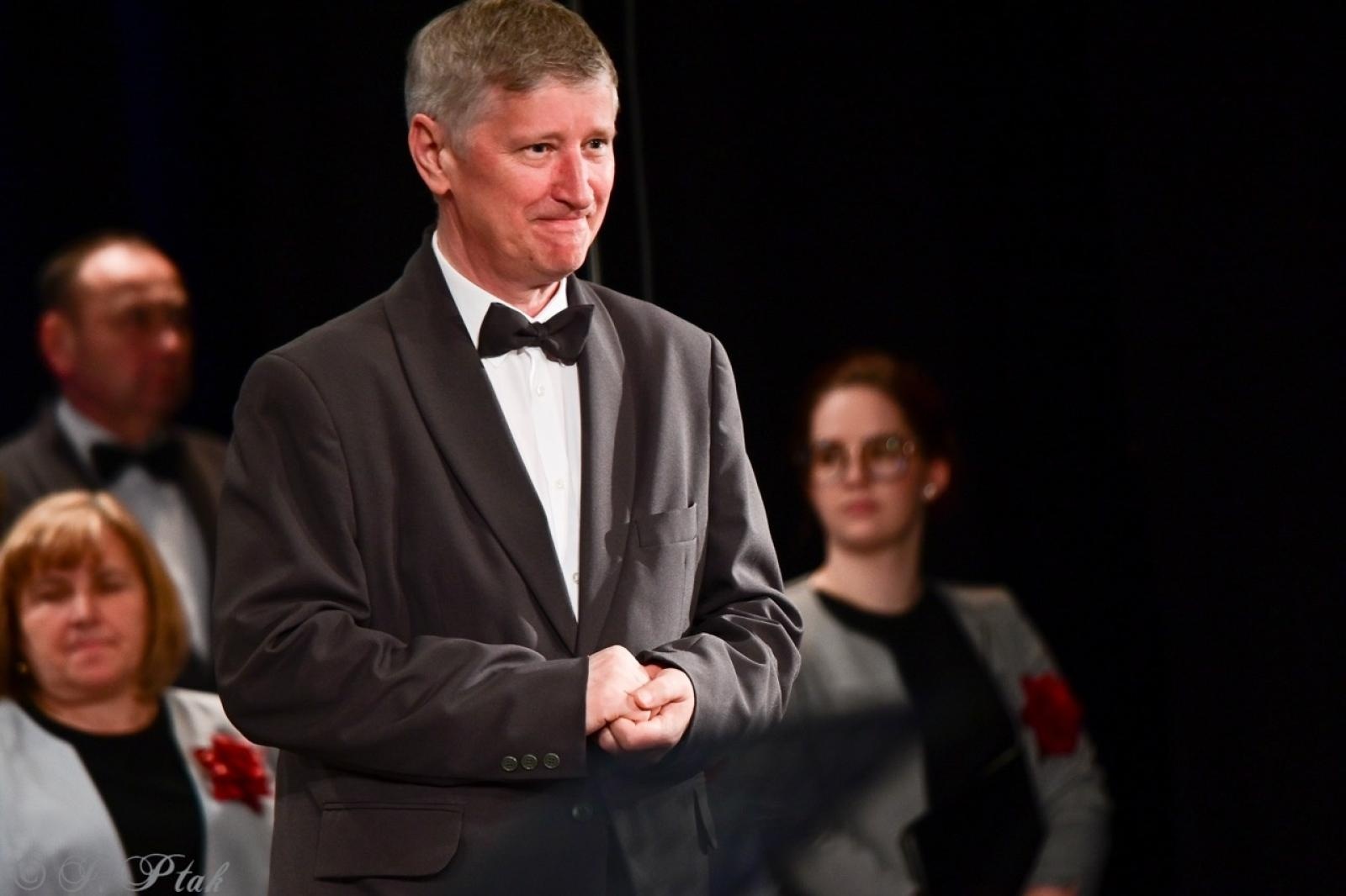 Zdjęcie w galerii na portalu naszraciborz.pl: Co nam w duszy gra – chóralne dźwięki wypełniły Strzechę wiadomości z regionu