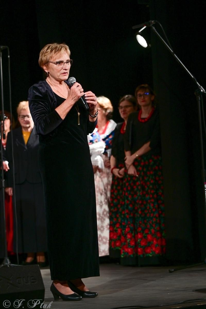 Zdjęcie w galerii na portalu naszraciborz.pl: Co nam w duszy gra – chóralne dźwięki wypełniły Strzechę wiadomości z regionu