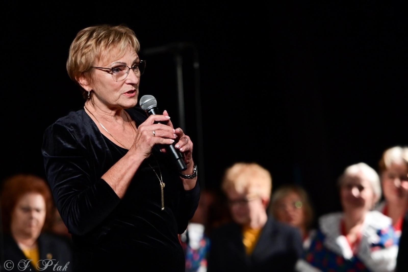 Zdjęcie w galerii na portalu naszraciborz.pl: Co nam w duszy gra – chóralne dźwięki wypełniły Strzechę wiadomości z regionu