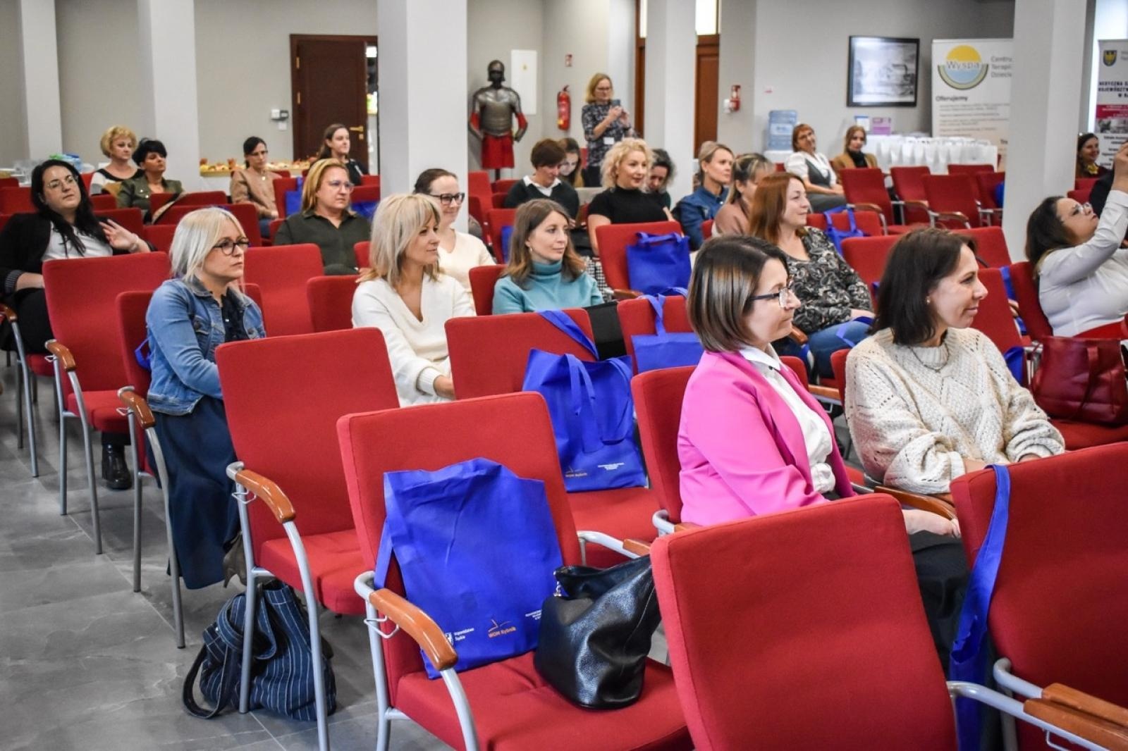Zdjęcie w galerii na portalu naszraciborz.pl: Konferencja Od pierwszych chwil: Wsparcie i Rozwój Wcześniaków wiadomości z regionu