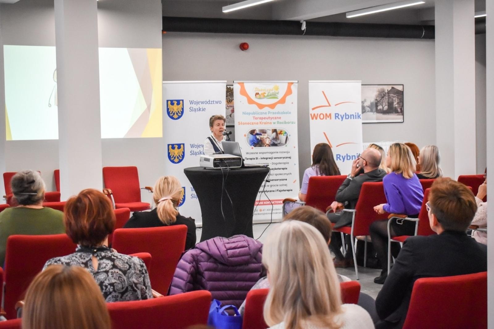 Zdjęcie w galerii na portalu naszraciborz.pl: Konferencja Od pierwszych chwil: Wsparcie i Rozwój Wcześniaków wiadomości z regionu