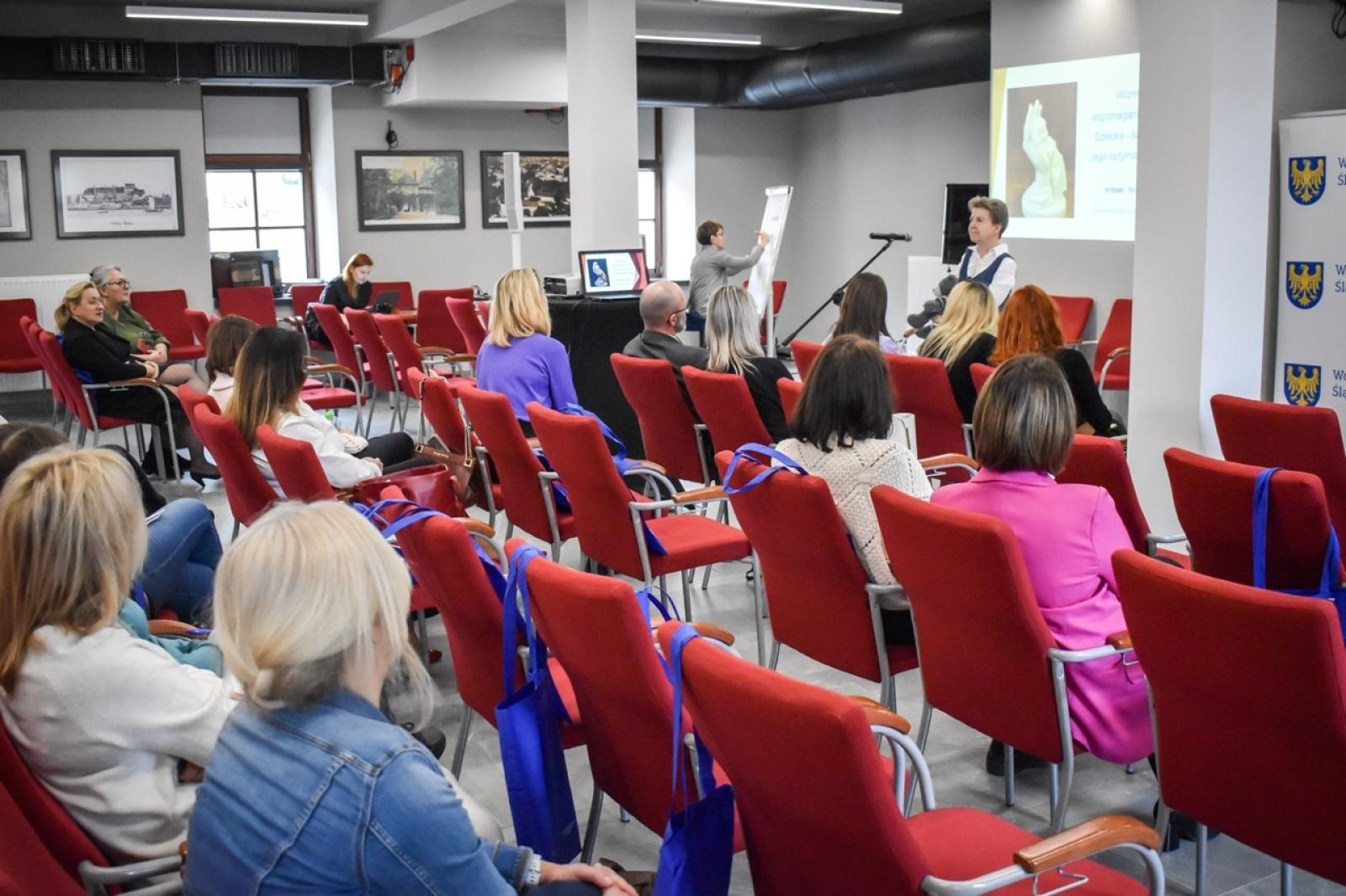 Zdjęcie w galerii na portalu naszraciborz.pl: Konferencja Od pierwszych chwil: Wsparcie i Rozwój Wcześniaków wiadomości z regionu