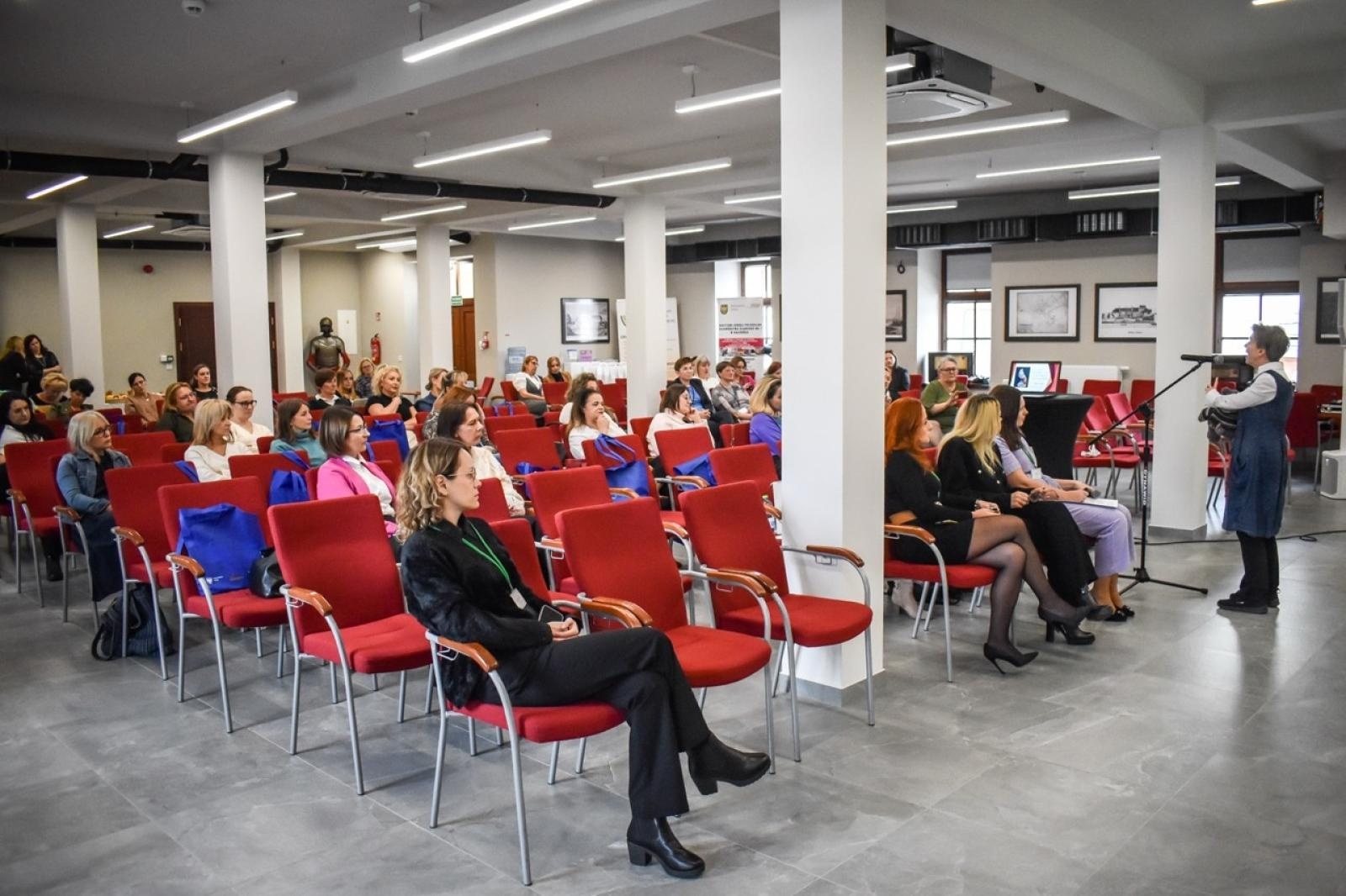 Zdjęcie w galerii na portalu naszraciborz.pl: Konferencja Od pierwszych chwil: Wsparcie i Rozwój Wcześniaków wiadomości z regionu