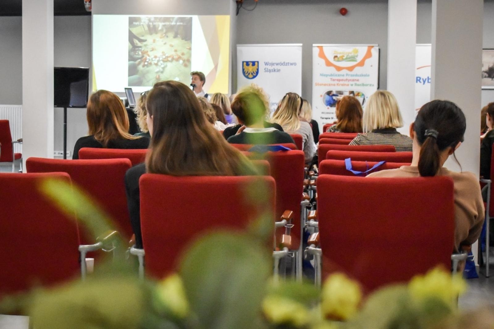 Zdjęcie w galerii na portalu naszraciborz.pl: Konferencja Od pierwszych chwil: Wsparcie i Rozwój Wcześniaków wiadomości z regionu