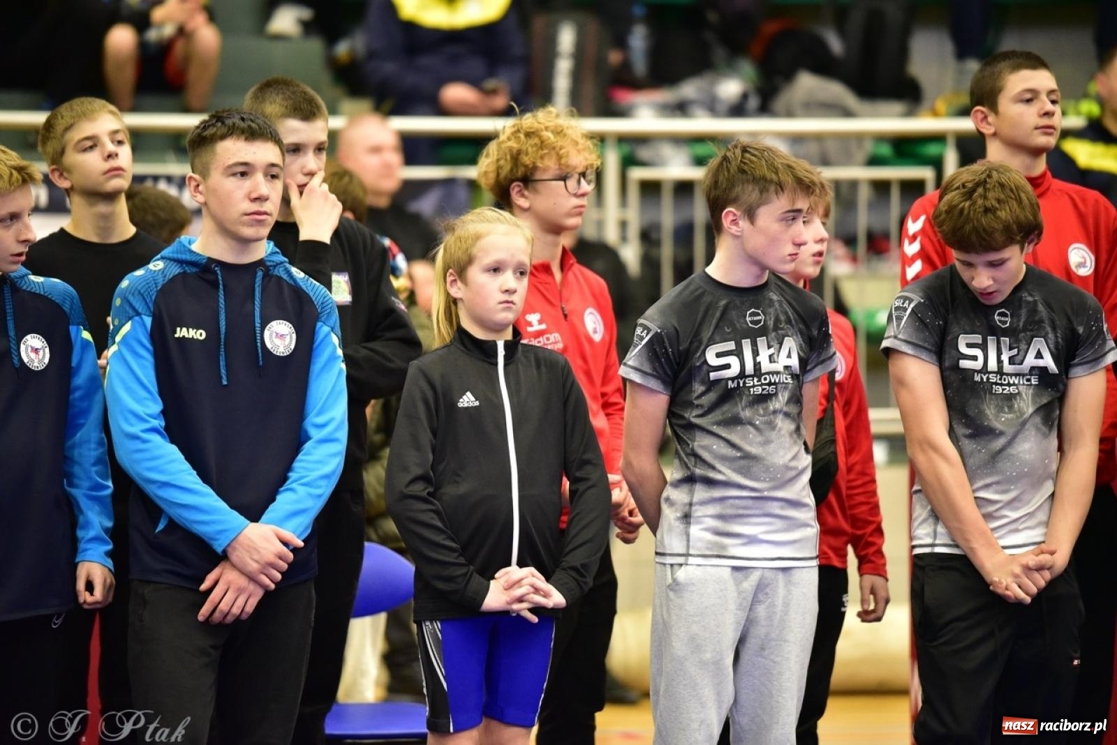 Zdjęcie w galerii na portalu naszraciborz.pl: XIV Mistrzostwa Polski Młodzików U14 w Raciborzu – sportowe emocje w Arenie OSiR wiadomości z regionu