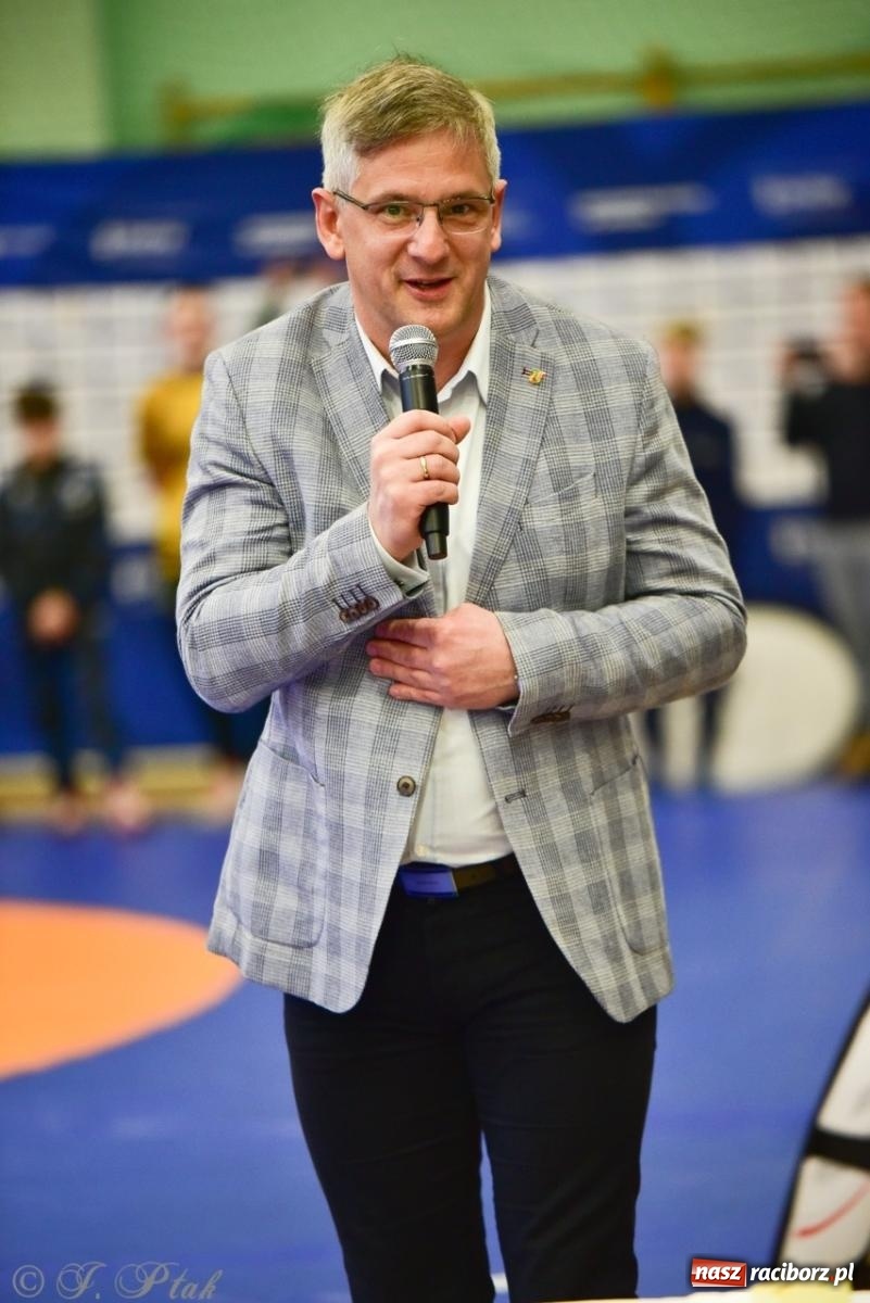 Zdjęcie w galerii na portalu naszraciborz.pl: XIV Mistrzostwa Polski Młodzików U14 w Raciborzu – sportowe emocje w Arenie OSiR wiadomości z regionu