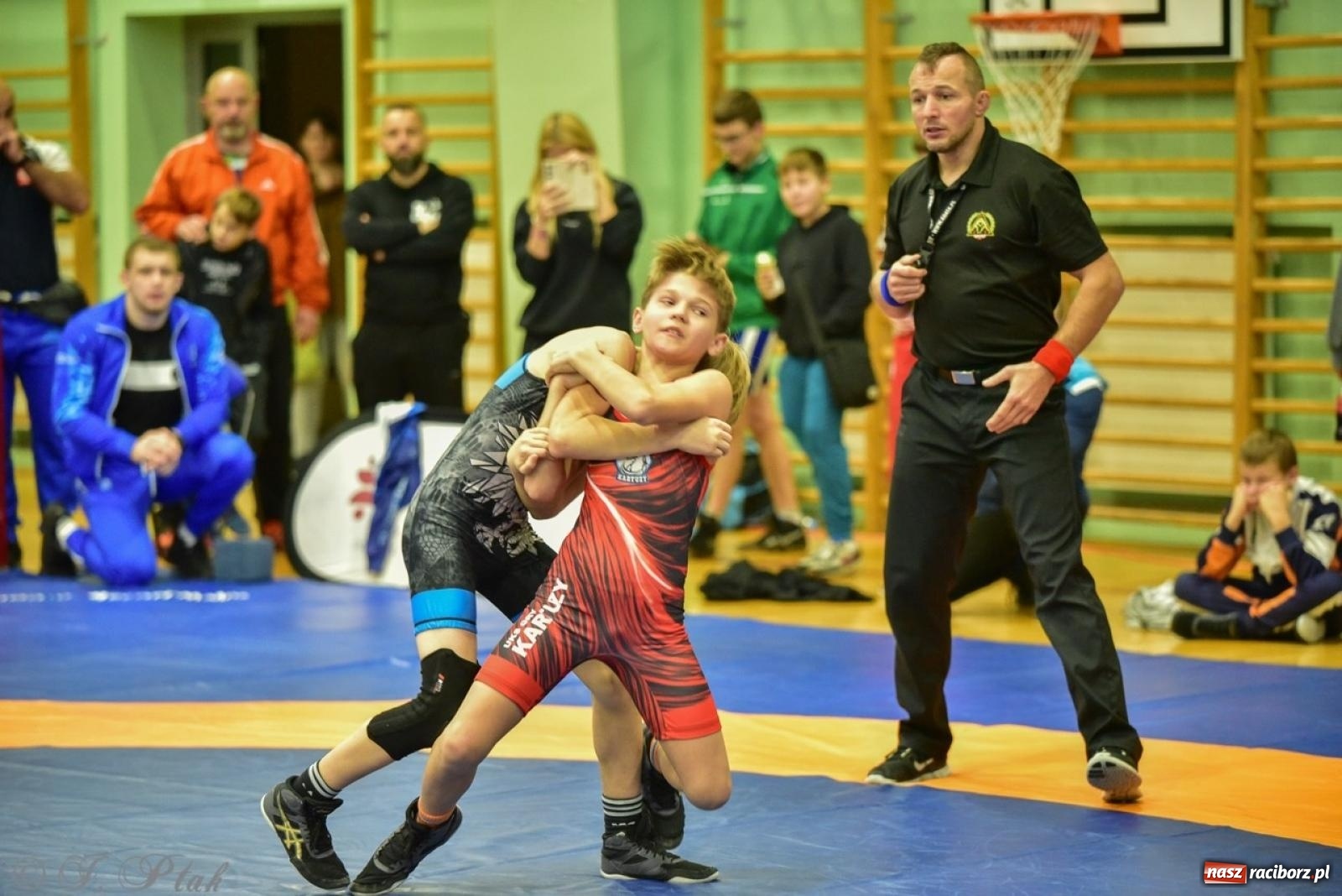 Zdjęcie w galerii na portalu naszraciborz.pl: XIV Mistrzostwa Polski Młodzików U14 w Raciborzu – sportowe emocje w Arenie OSiR wiadomości z regionu