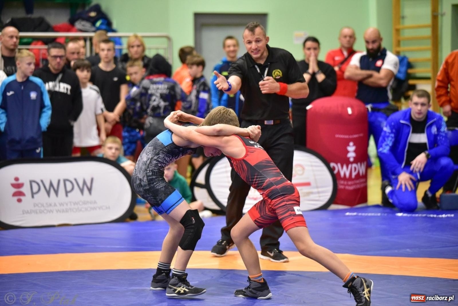 Zdjęcie w galerii na portalu naszraciborz.pl: XIV Mistrzostwa Polski Młodzików U14 w Raciborzu – sportowe emocje w Arenie OSiR wiadomości z regionu