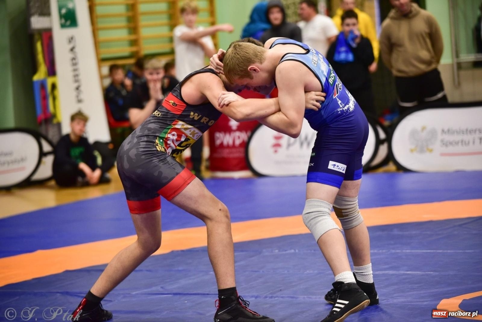 Zdjęcie w galerii na portalu naszraciborz.pl: XIV Mistrzostwa Polski Młodzików U14 w Raciborzu – sportowe emocje w Arenie OSiR wiadomości z regionu