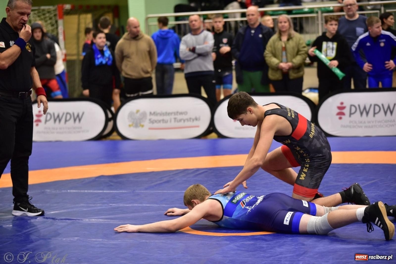 Zdjęcie w galerii na portalu naszraciborz.pl: XIV Mistrzostwa Polski Młodzików U14 w Raciborzu – sportowe emocje w Arenie OSiR wiadomości z regionu