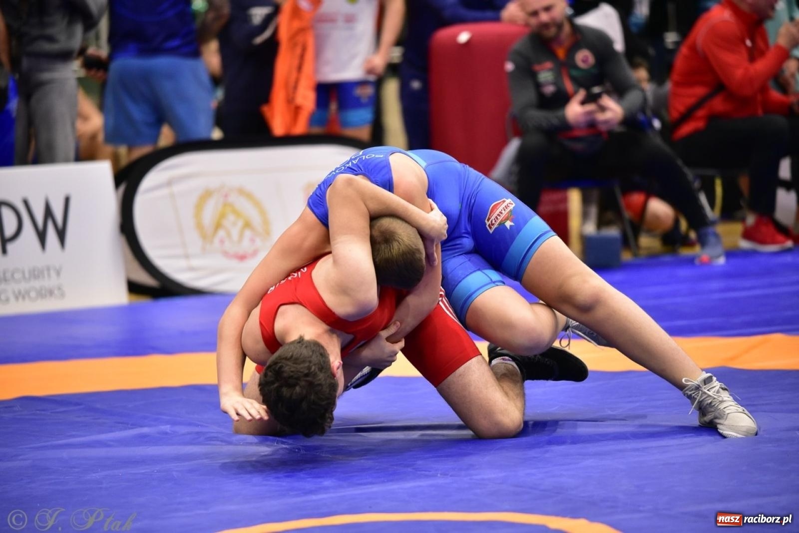 Zdjęcie w galerii na portalu naszraciborz.pl: XIV Mistrzostwa Polski Młodzików U14 w Raciborzu – sportowe emocje w Arenie OSiR wiadomości z regionu