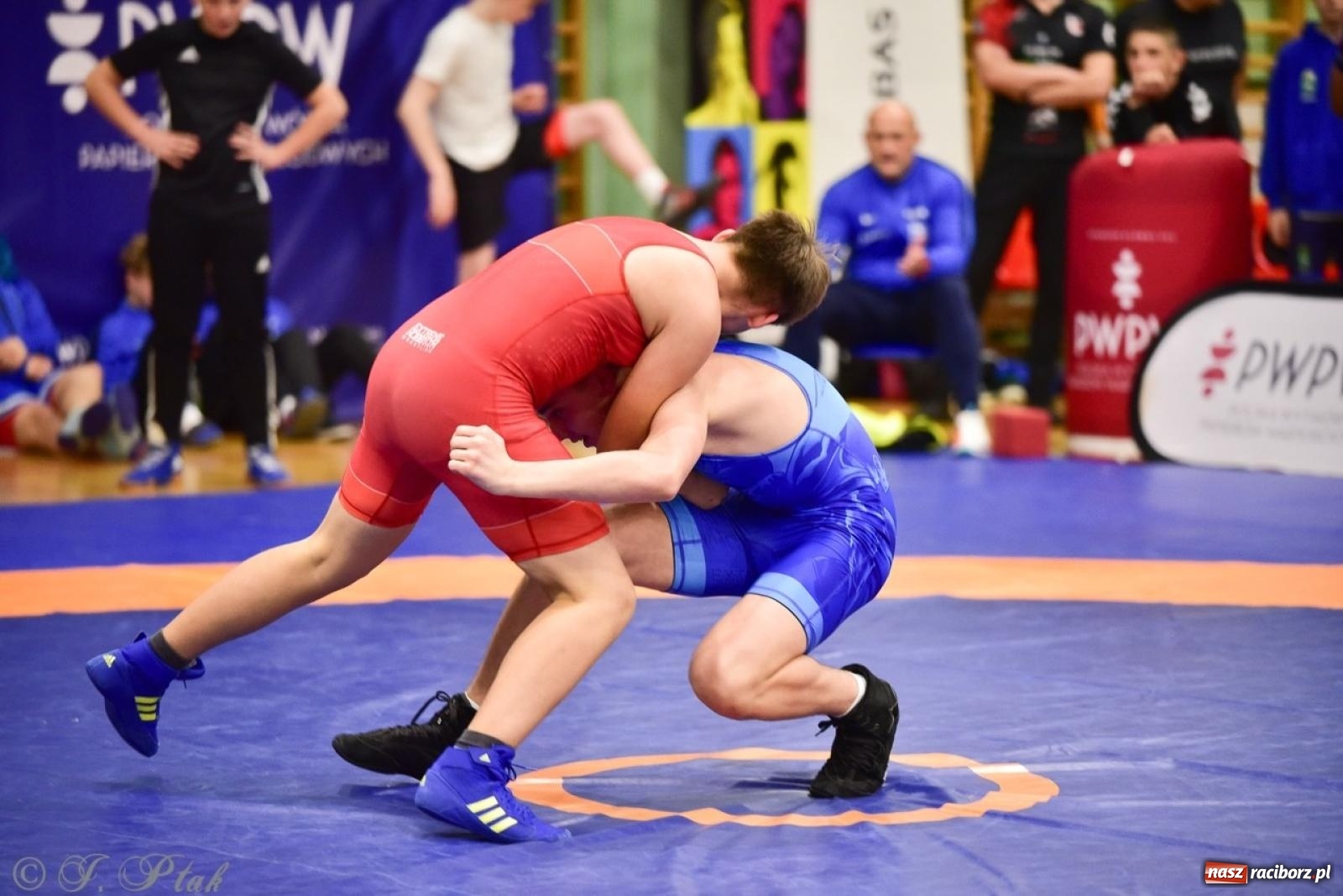 Zdjęcie w galerii na portalu naszraciborz.pl: XIV Mistrzostwa Polski Młodzików U14 w Raciborzu – sportowe emocje w Arenie OSiR wiadomości z regionu