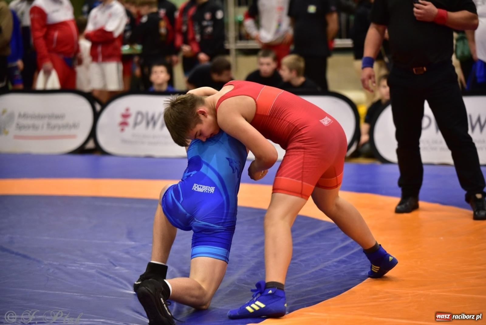 Zdjęcie w galerii na portalu naszraciborz.pl: XIV Mistrzostwa Polski Młodzików U14 w Raciborzu – sportowe emocje w Arenie OSiR wiadomości z regionu