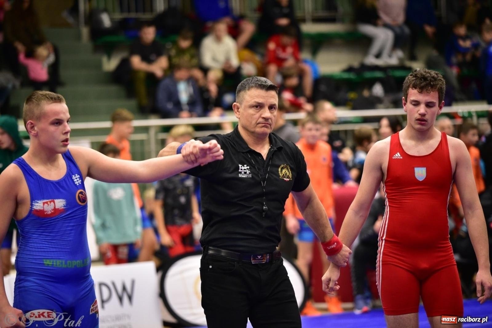 Zdjęcie w galerii na portalu naszraciborz.pl: XIV Mistrzostwa Polski Młodzików U14 w Raciborzu – sportowe emocje w Arenie OSiR wiadomości z regionu