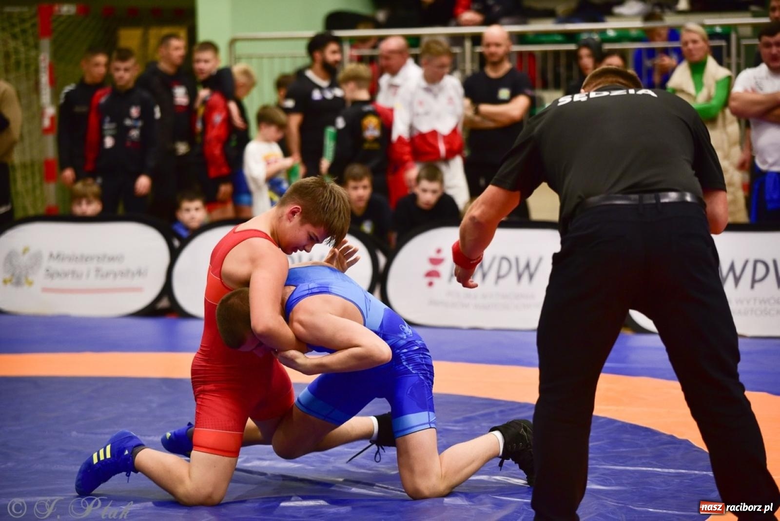 Zdjęcie w galerii na portalu naszraciborz.pl: XIV Mistrzostwa Polski Młodzików U14 w Raciborzu – sportowe emocje w Arenie OSiR wiadomości z regionu