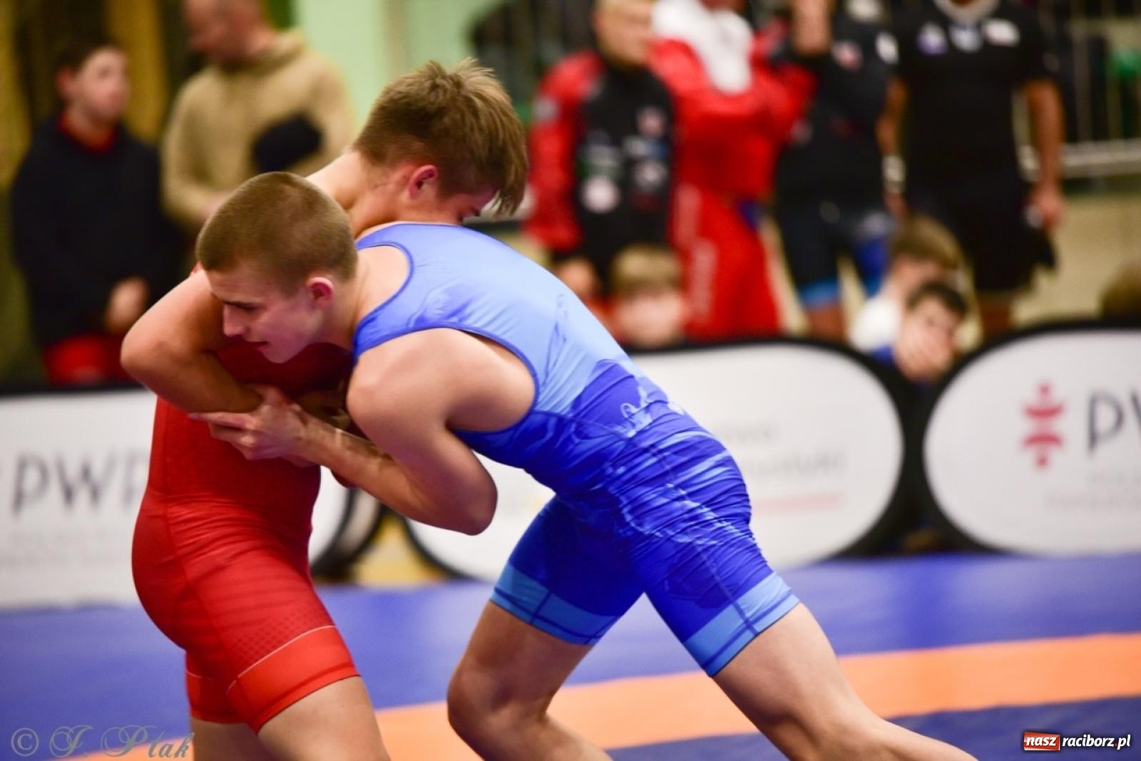 Zdjęcie w galerii na portalu naszraciborz.pl: XIV Mistrzostwa Polski Młodzików U14 w Raciborzu – sportowe emocje w Arenie OSiR wiadomości z regionu