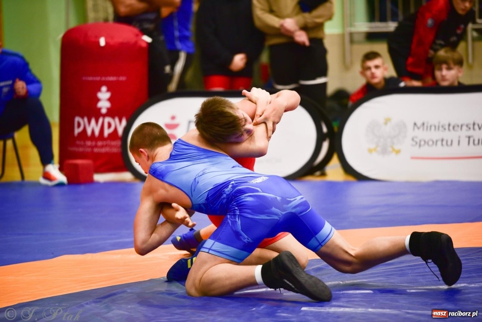 Zdjęcie w galerii na portalu naszraciborz.pl: XIV Mistrzostwa Polski Młodzików U14 w Raciborzu – sportowe emocje w Arenie OSiR wiadomości z regionu