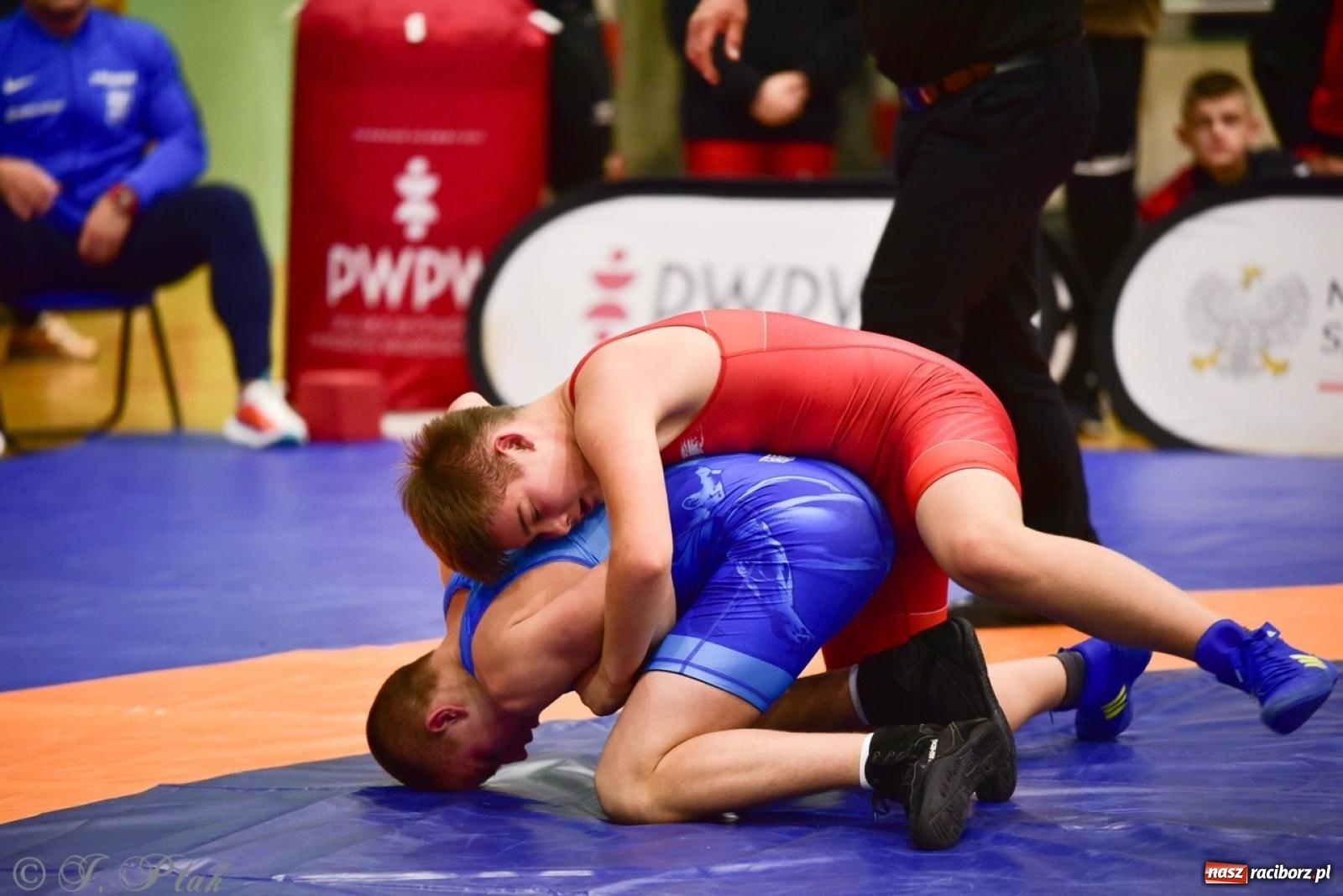 Zdjęcie w galerii na portalu naszraciborz.pl: XIV Mistrzostwa Polski Młodzików U14 w Raciborzu – sportowe emocje w Arenie OSiR wiadomości z regionu