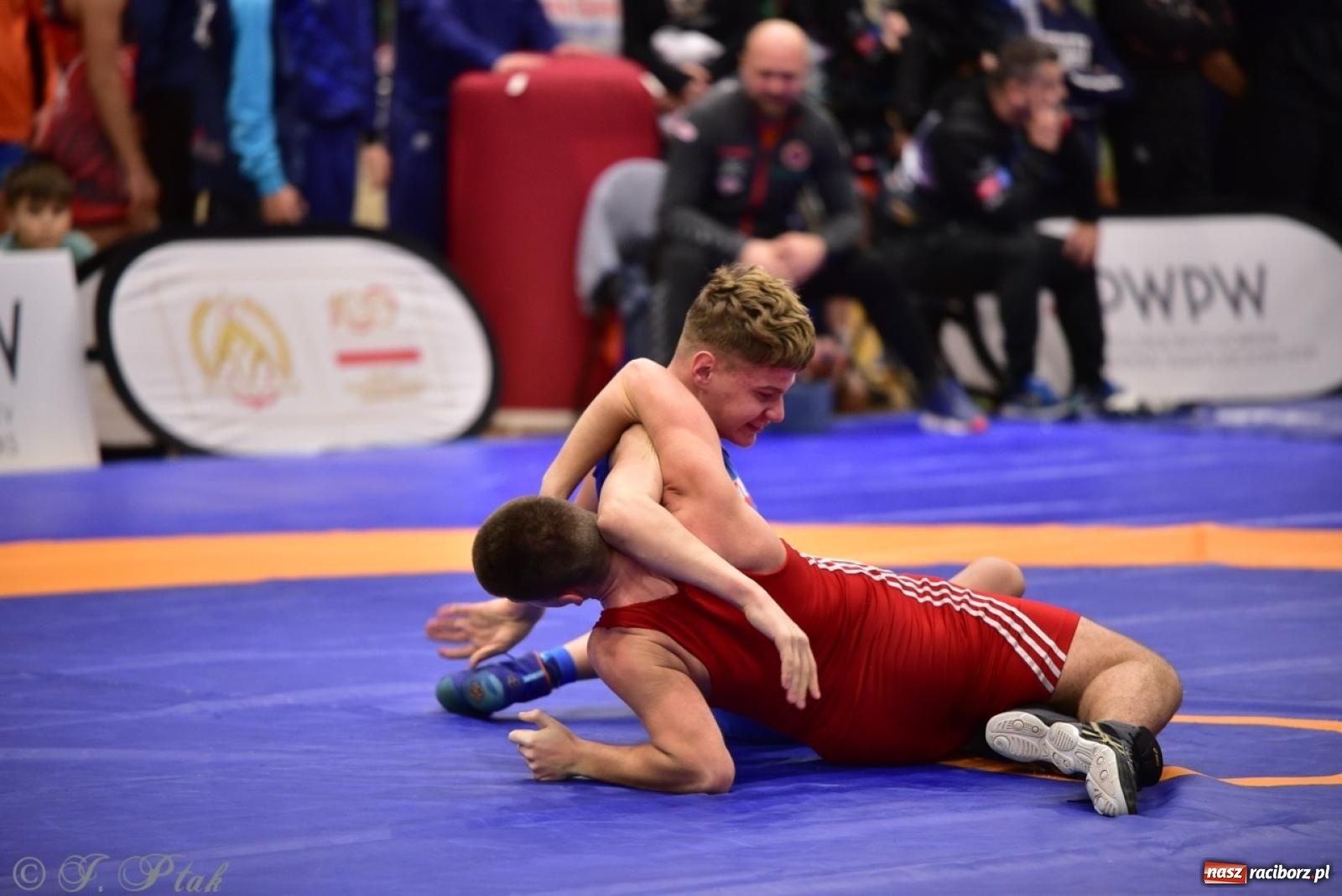 Zdjęcie w galerii na portalu naszraciborz.pl: XIV Mistrzostwa Polski Młodzików U14 w Raciborzu – sportowe emocje w Arenie OSiR wiadomości z regionu