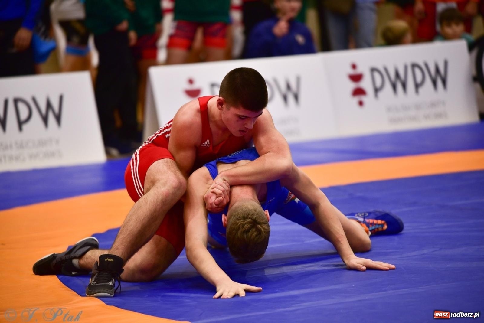 Zdjęcie w galerii na portalu naszraciborz.pl: XIV Mistrzostwa Polski Młodzików U14 w Raciborzu – sportowe emocje w Arenie OSiR wiadomości z regionu