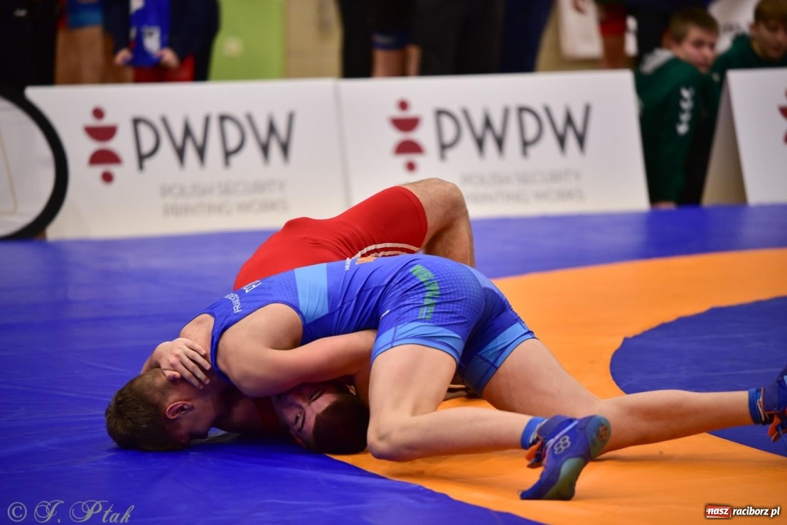 Zdjęcie w galerii na portalu naszraciborz.pl: XIV Mistrzostwa Polski Młodzików U14 w Raciborzu – sportowe emocje w Arenie OSiR wiadomości z regionu