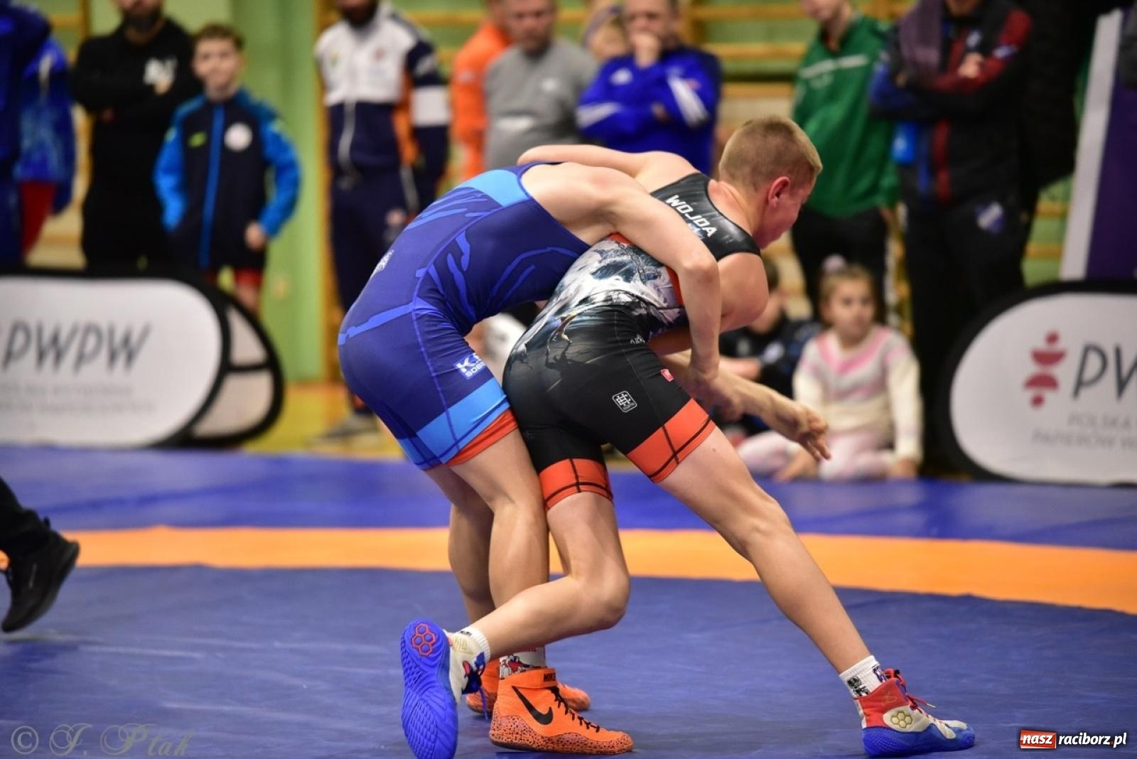 Zdjęcie w galerii na portalu naszraciborz.pl: XIV Mistrzostwa Polski Młodzików U14 w Raciborzu – sportowe emocje w Arenie OSiR wiadomości z regionu