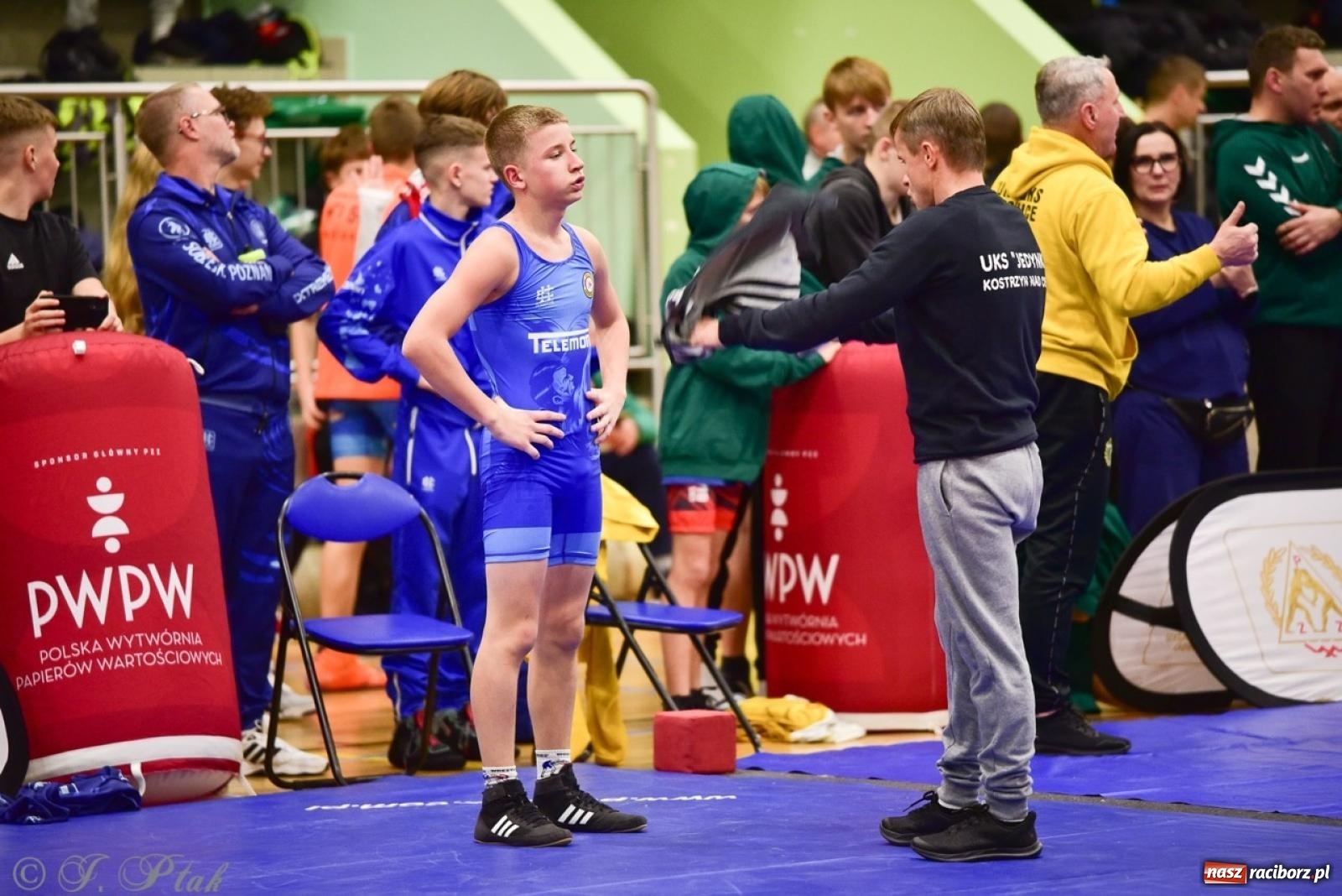 Zdjęcie w galerii na portalu naszraciborz.pl: XIV Mistrzostwa Polski Młodzików U14 w Raciborzu – sportowe emocje w Arenie OSiR wiadomości z regionu