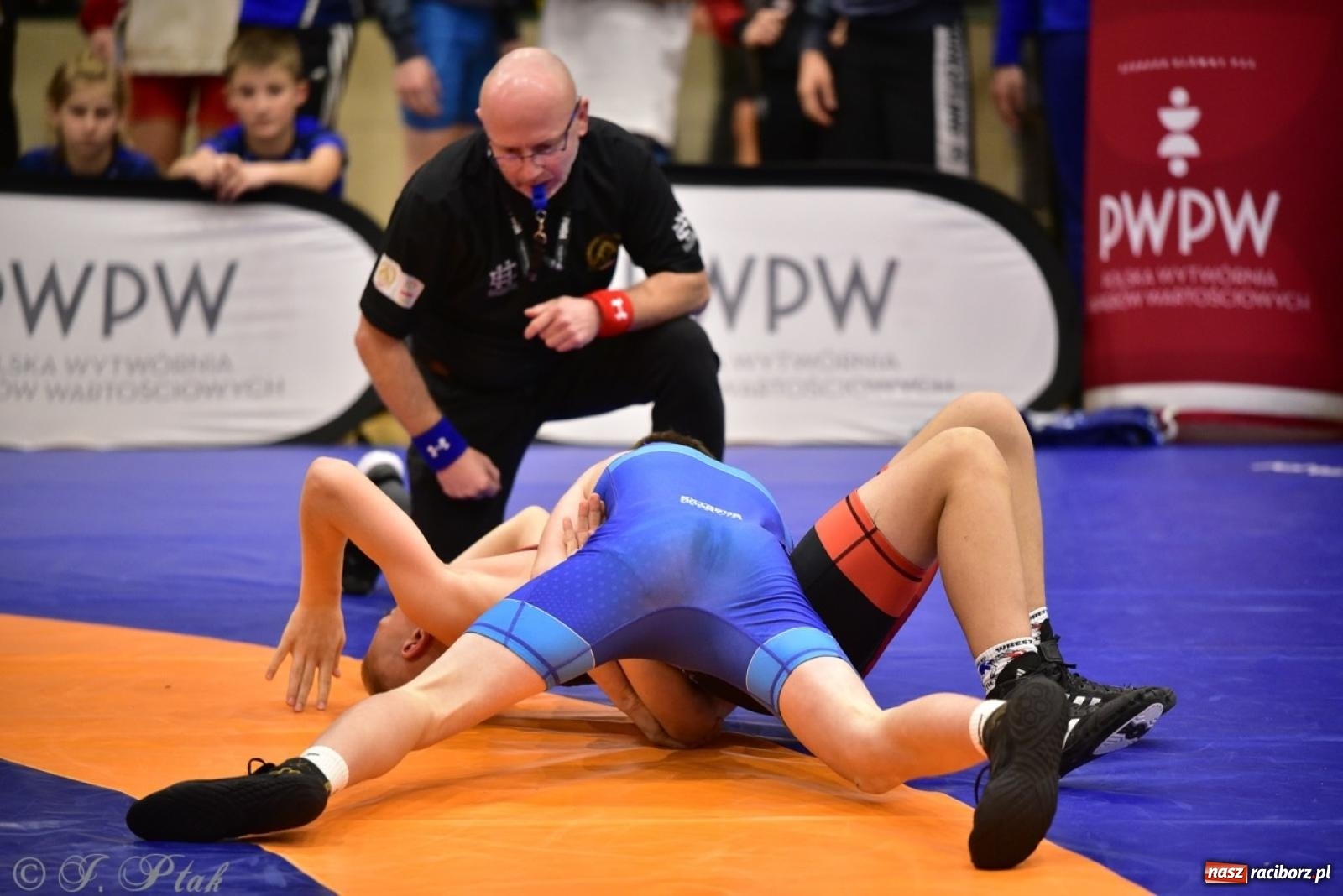 Zdjęcie w galerii na portalu naszraciborz.pl: XIV Mistrzostwa Polski Młodzików U14 w Raciborzu – sportowe emocje w Arenie OSiR wiadomości z regionu