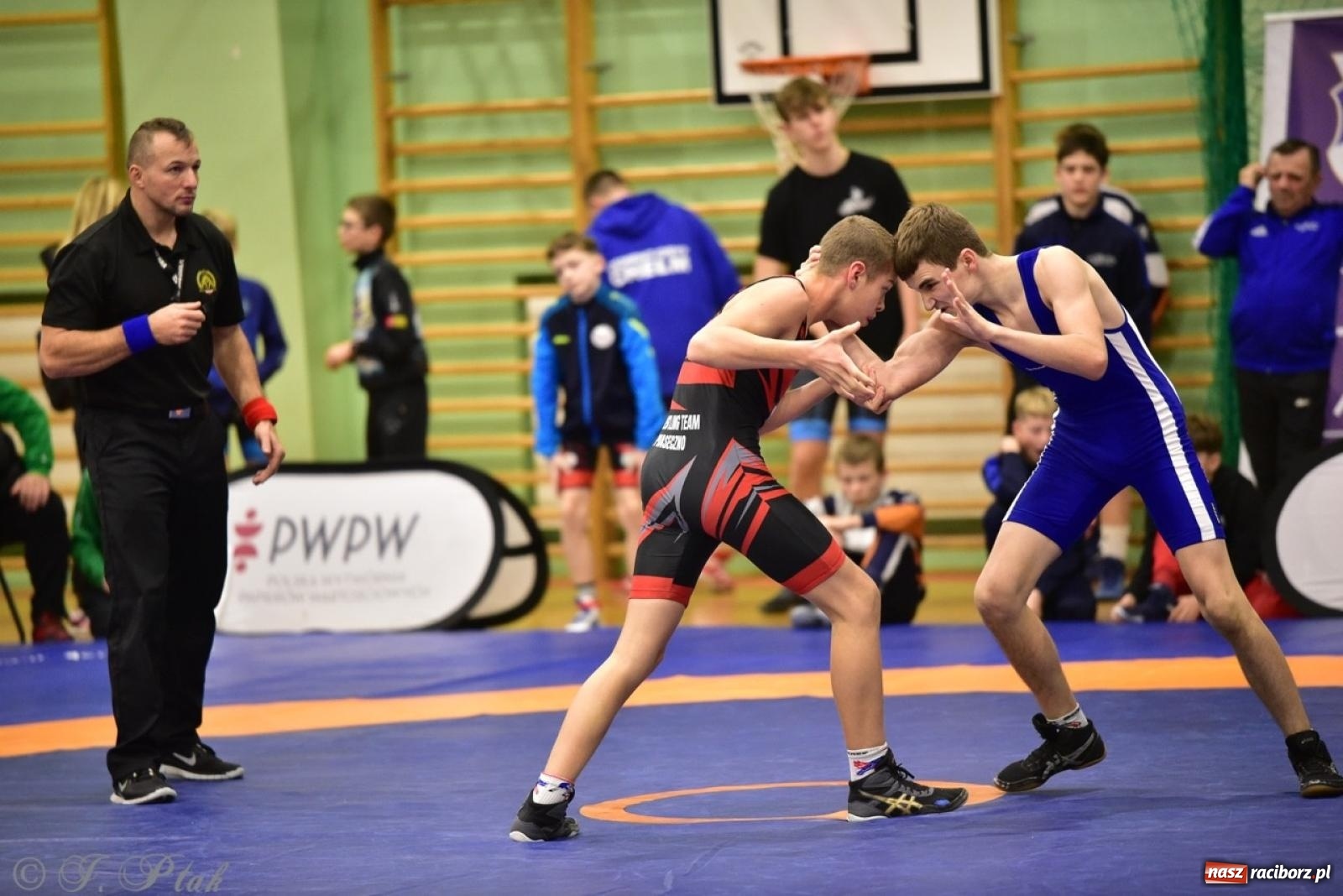 Zdjęcie w galerii na portalu naszraciborz.pl: XIV Mistrzostwa Polski Młodzików U14 w Raciborzu – sportowe emocje w Arenie OSiR wiadomości z regionu