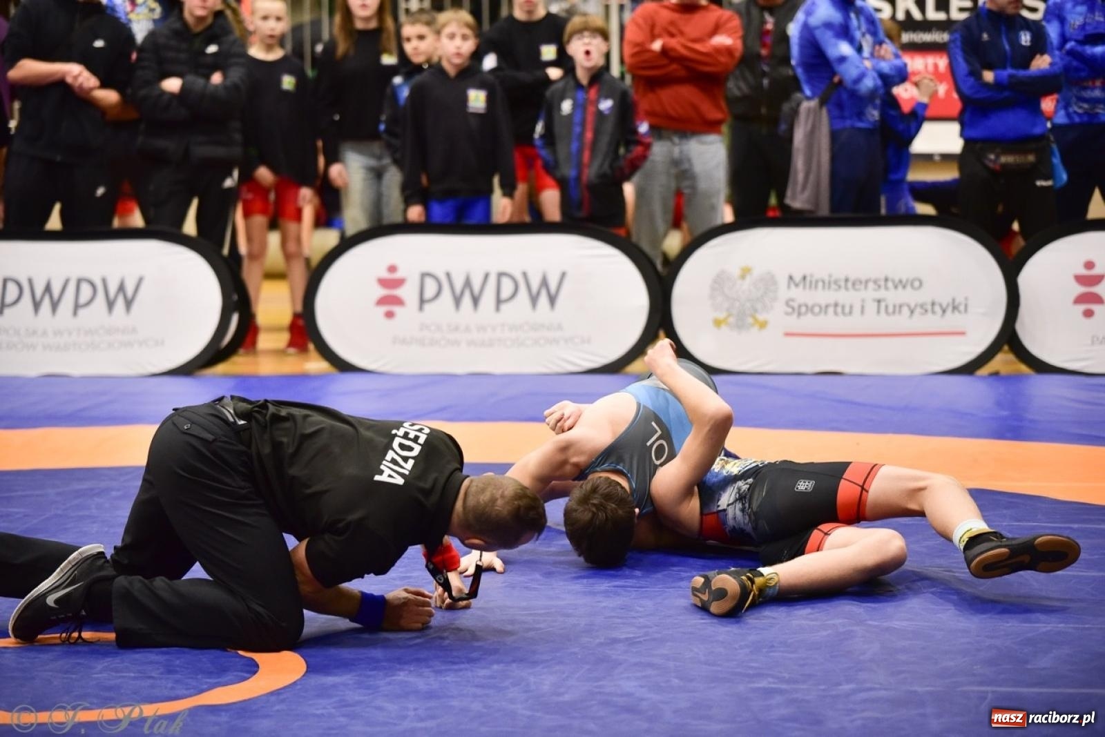 Zdjęcie w galerii na portalu naszraciborz.pl: XIV Mistrzostwa Polski Młodzików U14 w Raciborzu – sportowe emocje w Arenie OSiR wiadomości z regionu