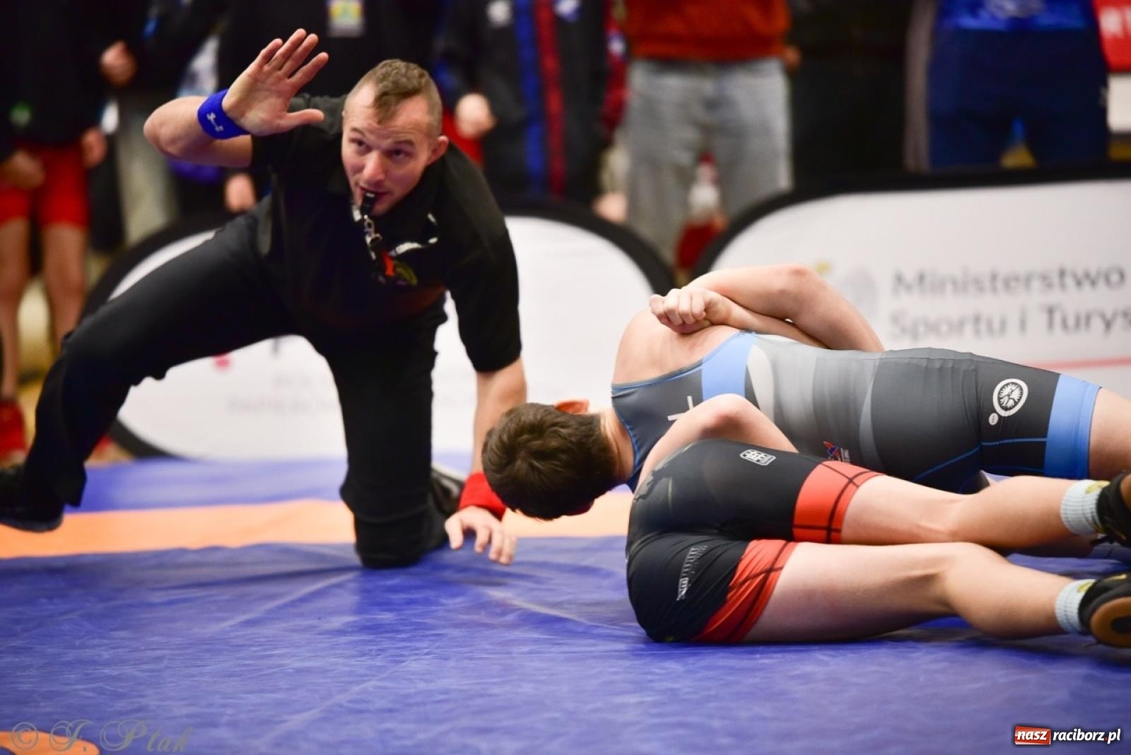 Zdjęcie w galerii na portalu naszraciborz.pl: XIV Mistrzostwa Polski Młodzików U14 w Raciborzu – sportowe emocje w Arenie OSiR wiadomości z regionu