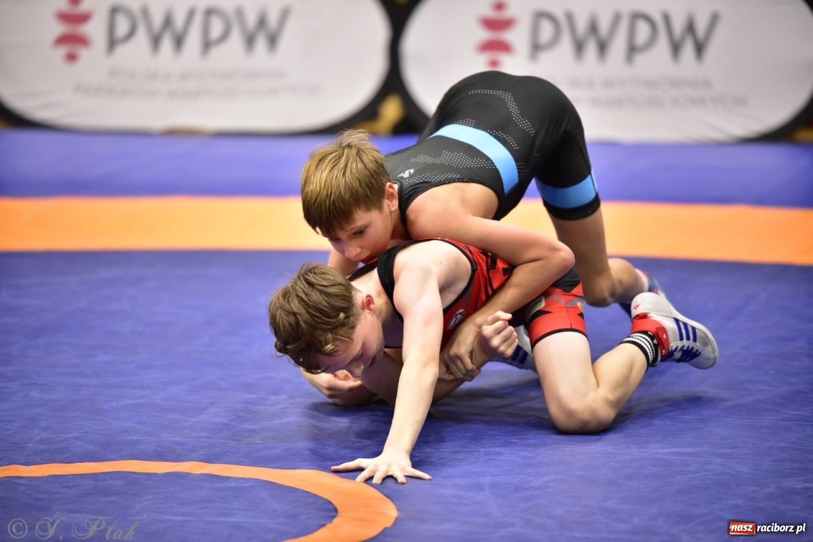 Zdjęcie w galerii na portalu naszraciborz.pl: XIV Mistrzostwa Polski Młodzików U14 w Raciborzu – sportowe emocje w Arenie OSiR wiadomości z regionu