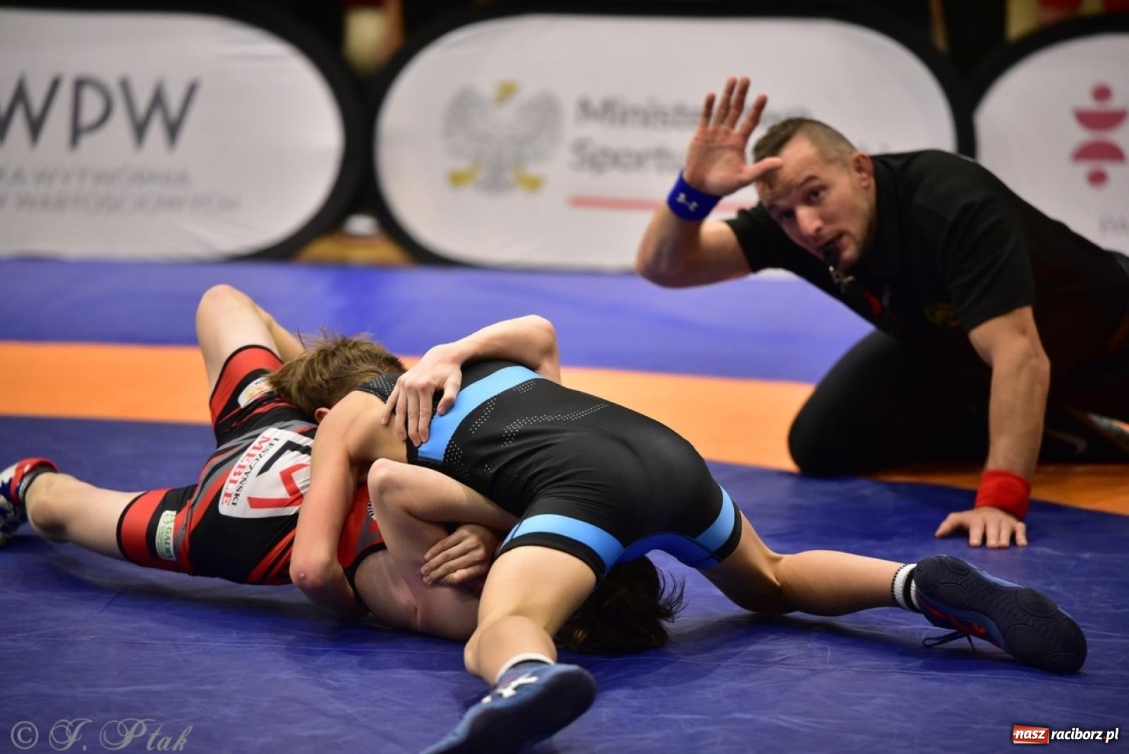 Zdjęcie w galerii na portalu naszraciborz.pl: XIV Mistrzostwa Polski Młodzików U14 w Raciborzu – sportowe emocje w Arenie OSiR wiadomości z regionu