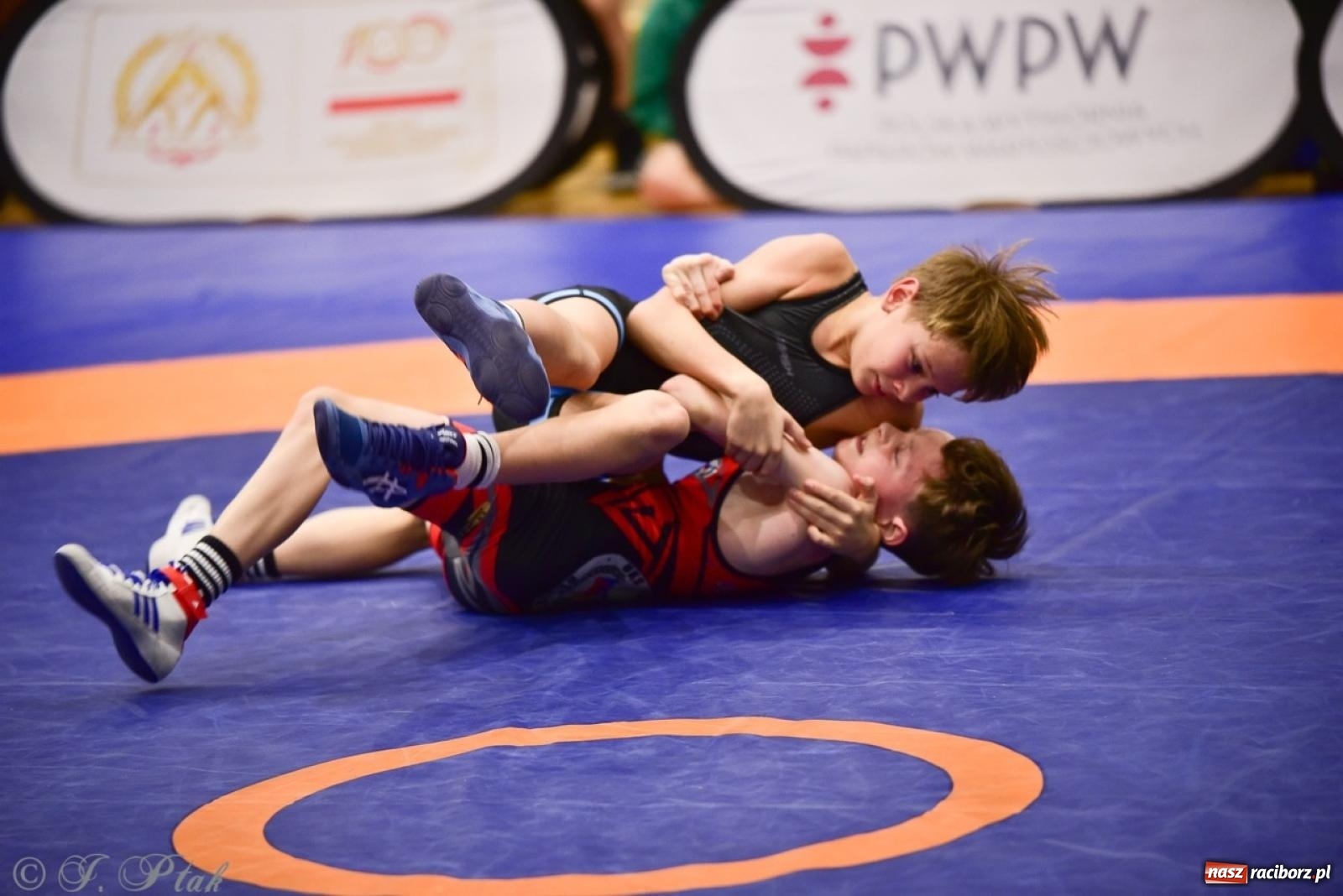 Zdjęcie w galerii na portalu naszraciborz.pl: XIV Mistrzostwa Polski Młodzików U14 w Raciborzu – sportowe emocje w Arenie OSiR wiadomości z regionu