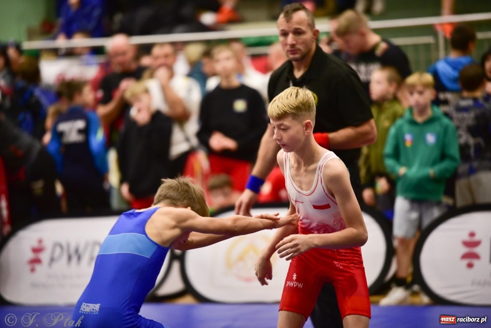 Zdjęcie w galerii na portalu naszraciborz.pl: XIV Mistrzostwa Polski Młodzików U14 w Raciborzu – sportowe emocje w Arenie OSiR wiadomości z regionu