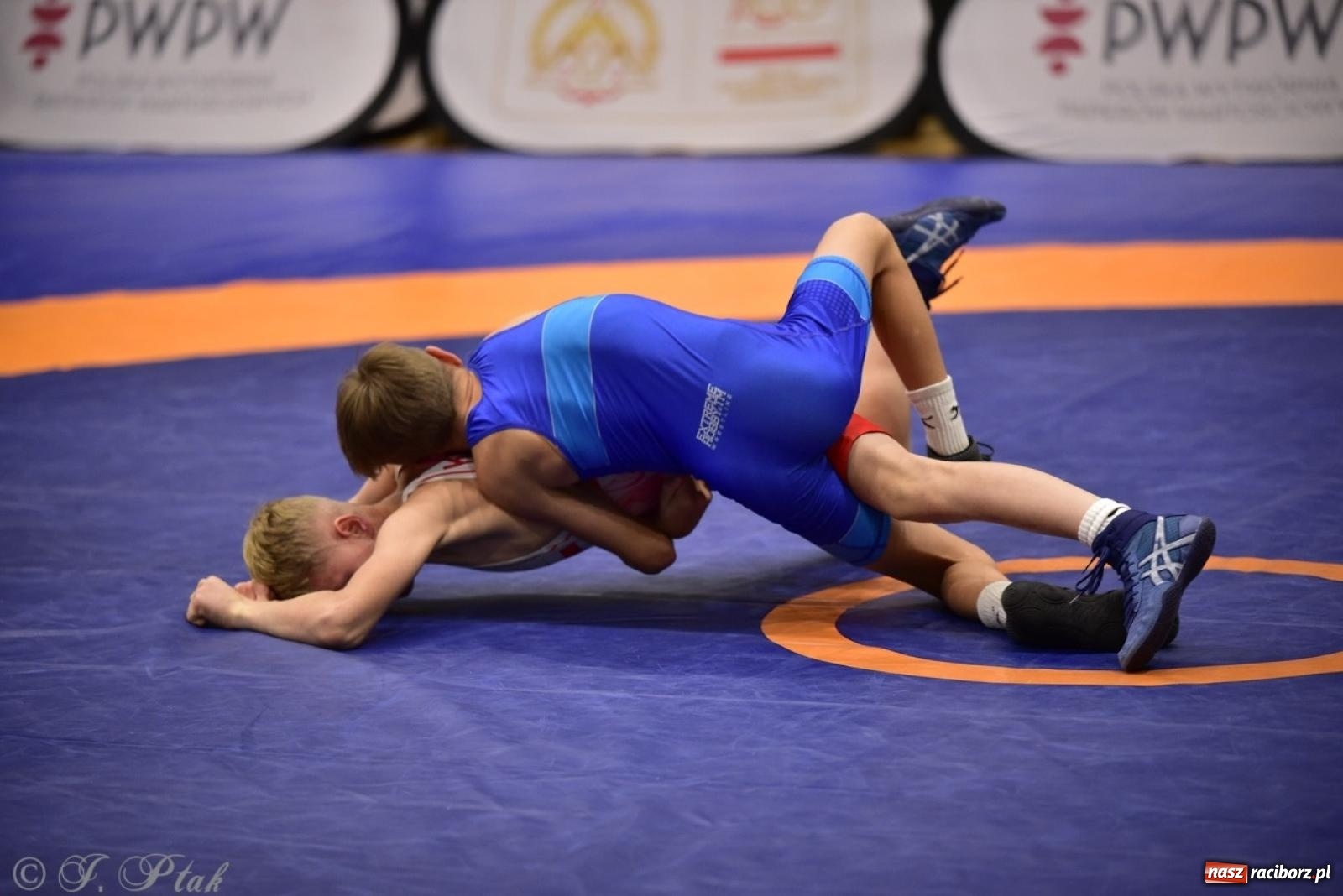 Zdjęcie w galerii na portalu naszraciborz.pl: XIV Mistrzostwa Polski Młodzików U14 w Raciborzu – sportowe emocje w Arenie OSiR wiadomości z regionu