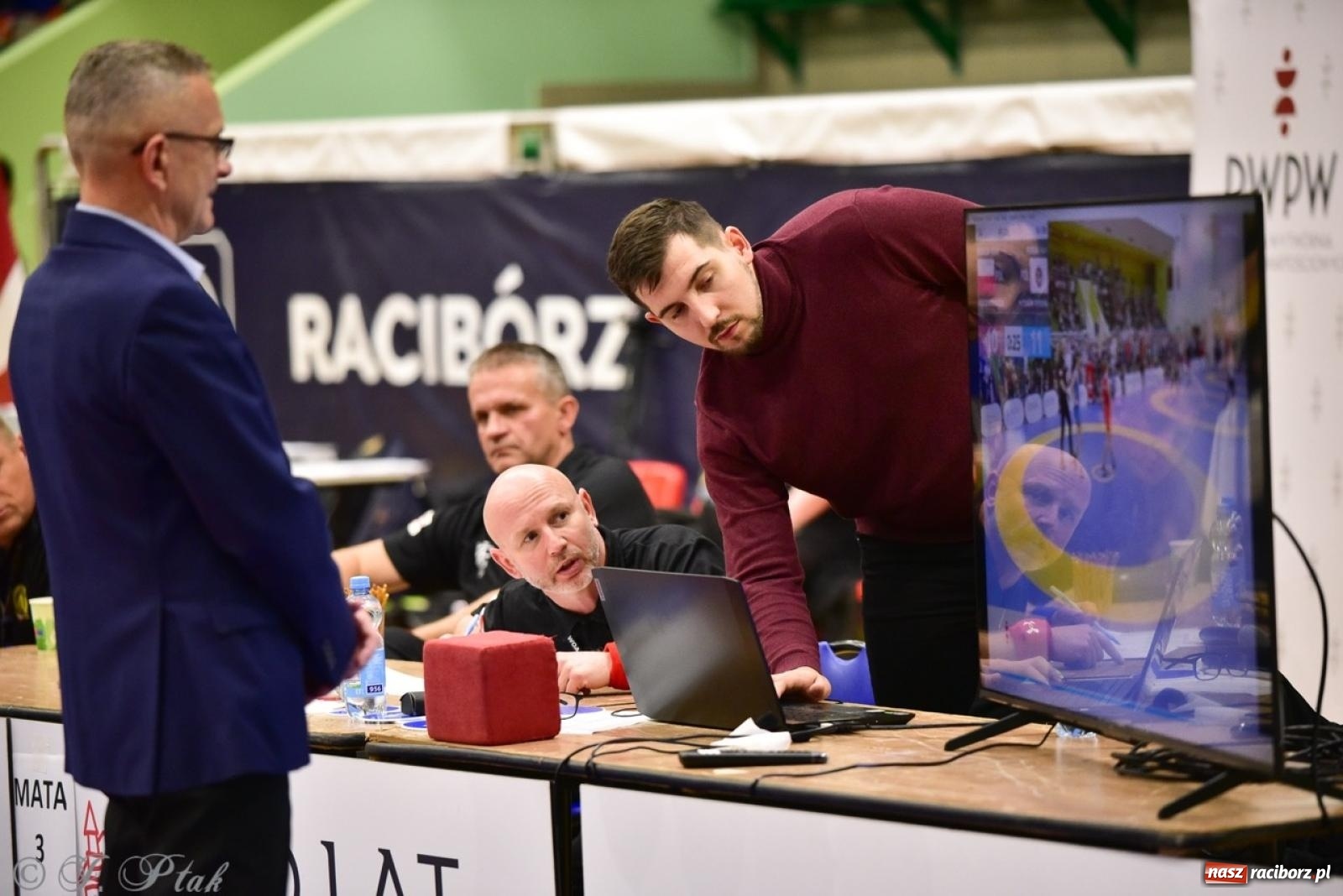 Zdjęcie w galerii na portalu naszraciborz.pl: XIV Mistrzostwa Polski Młodzików U14 w Raciborzu – sportowe emocje w Arenie OSiR wiadomości z regionu