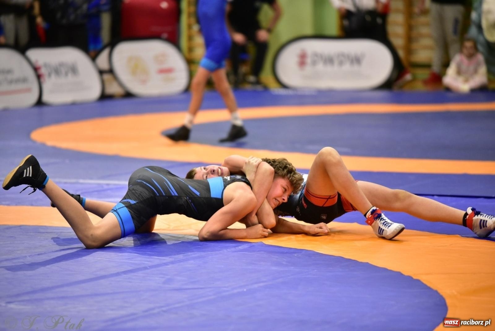 Zdjęcie w galerii na portalu naszraciborz.pl: XIV Mistrzostwa Polski Młodzików U14 w Raciborzu – sportowe emocje w Arenie OSiR wiadomości z regionu